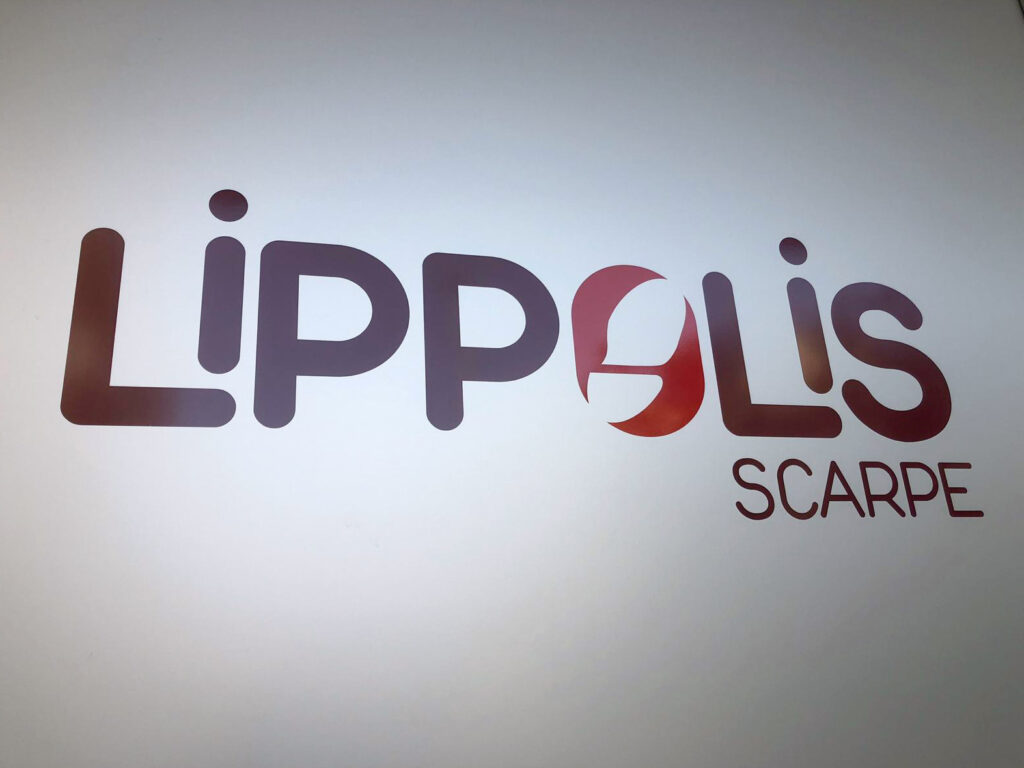 Adesivo su parete in pvc per Lippolis